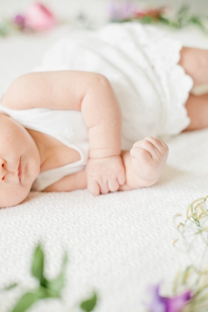 one-month-floral-baby-photos-megan-welker-photography-012