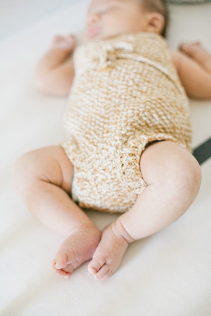 lifestyle-at-home-newborn-session-megan-welker-photography-019
