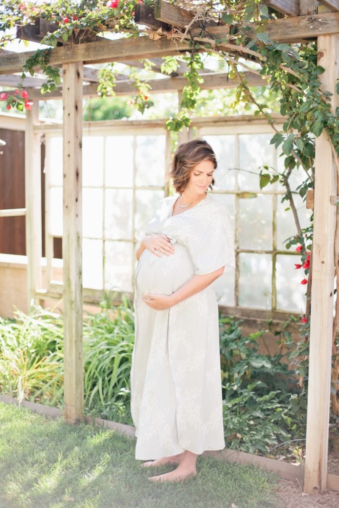 historic-seven-sycamores-ranch-maternity-session-megan-welker-photography-018