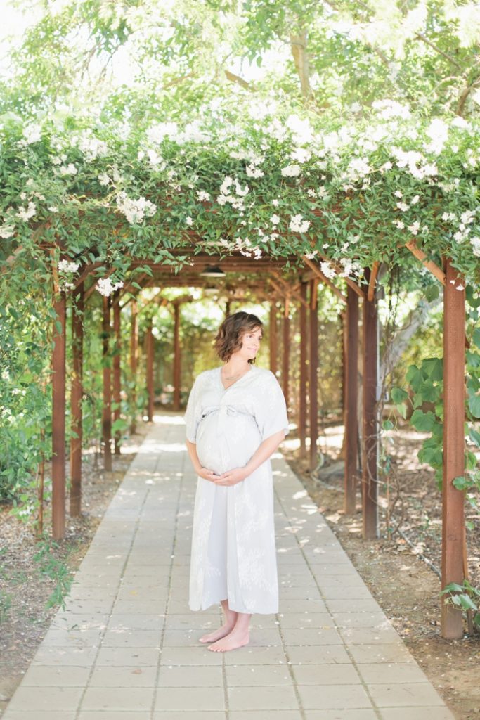 historic-seven-sycamores-ranch-maternity-session-megan-welker-photography-027