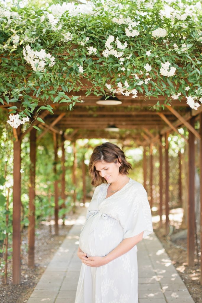 historic-seven-sycamores-ranch-maternity-session-megan-welker-photography-030